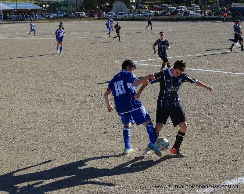 SAAVEDRA SAN MARTIN, EMPATE CON SABOR A NADA. Futbol Comodorense